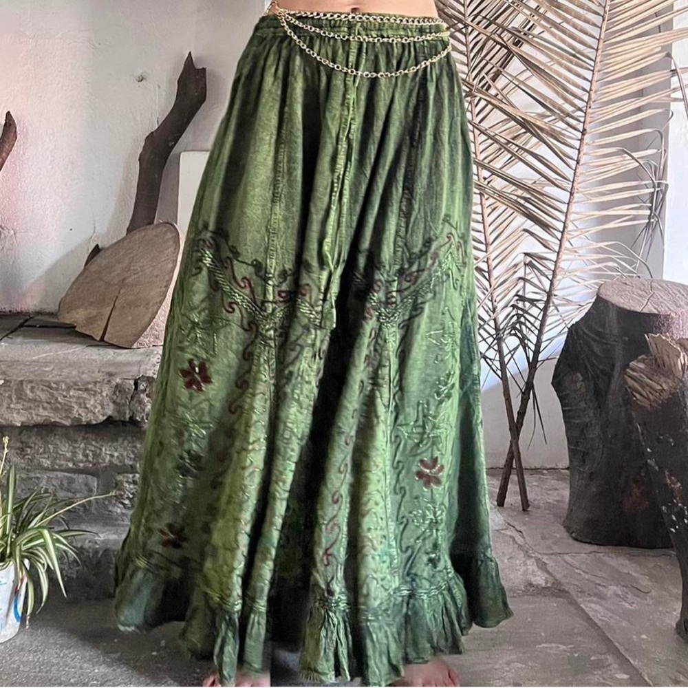 Green Vintage Vibe Embroidered Maxi Skirt Cottage Fairy Core Bohemian Skirt - Picture 6 of 7